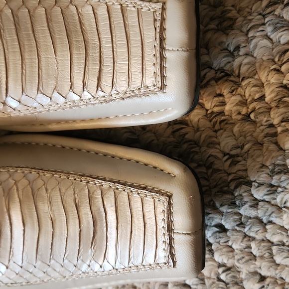 Steve Madden Beige Textured Loafers
